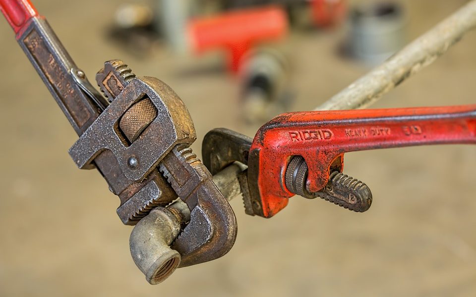 pipe wrench