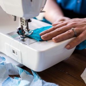 mini-sewing machine